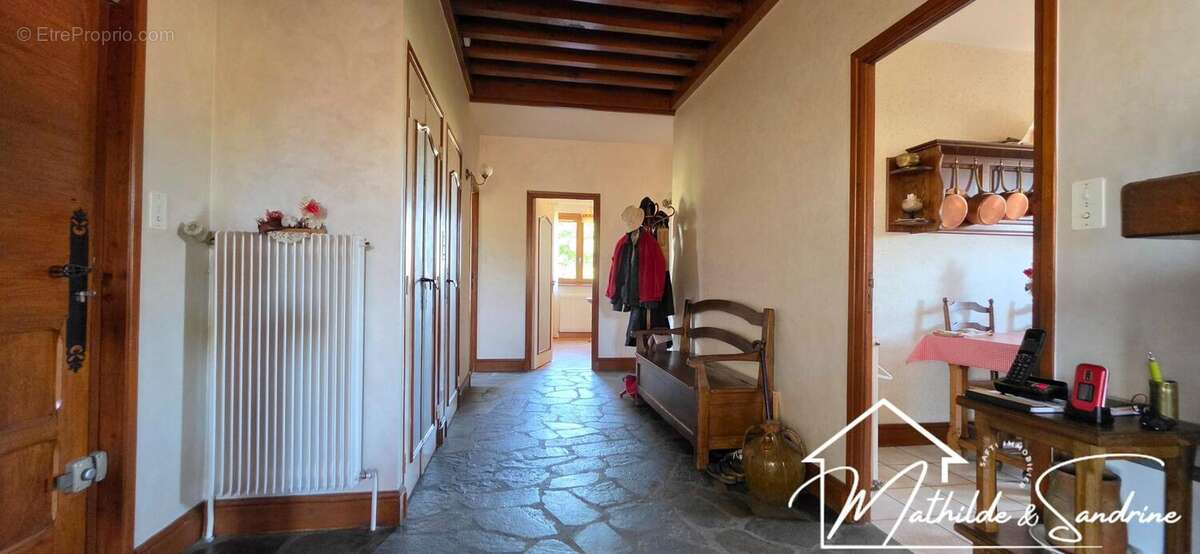 Maison 114 m² à Saint-Remy-De-Chargnat  - photo 2
