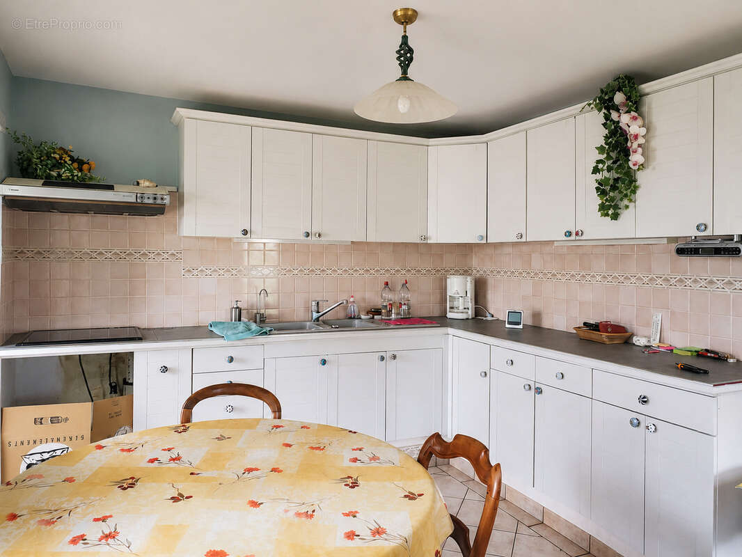Maison de village à vendre à Champniers – Le charme d'un bien si - photo 9