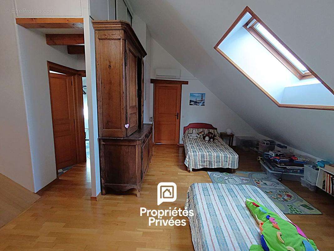 Dans le Dépt 25, en secteur limitrophe à MARNAY 70 : Belle maison familiale de 193 m2 habitables avec sous-sol complet semi-ente - photo 14