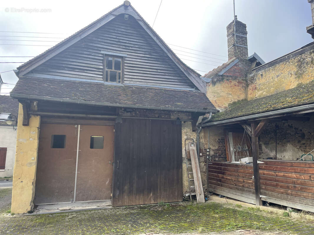 Maison à MERU