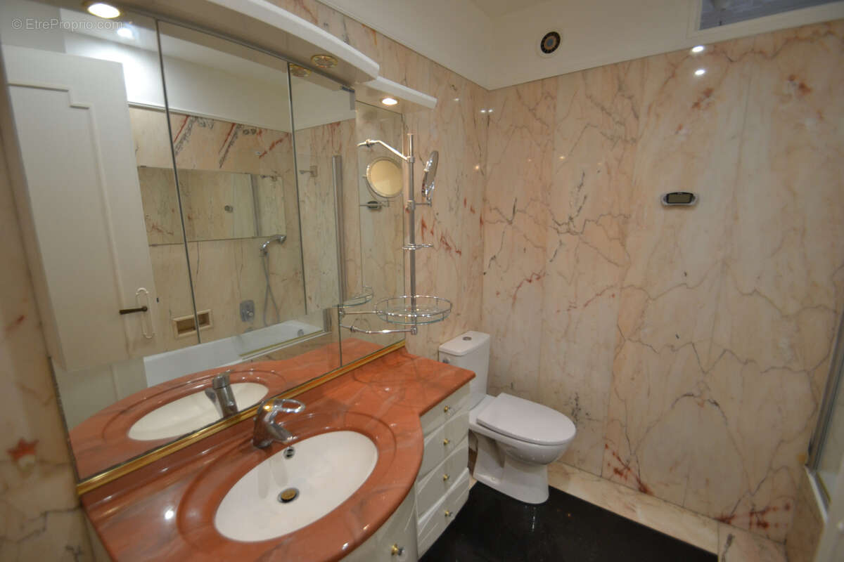 Juan les pins plages grand 3 pieces 75 m2 + cave et parking interieur - photo 8