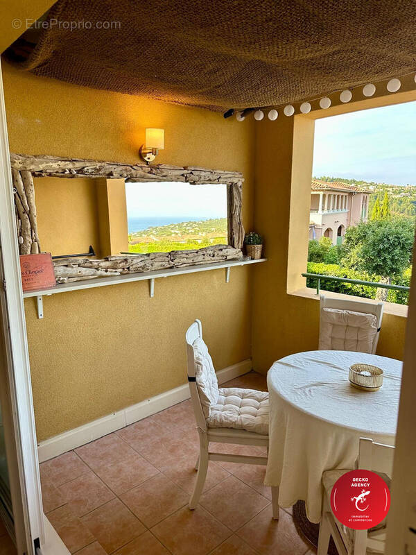 Appartement à ROQUEBRUNE-SUR-ARGENS