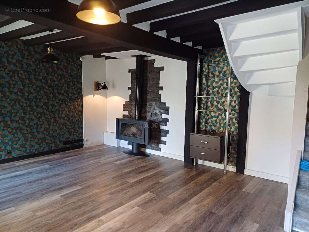 Maison à SAINT-ETIENNE-DU-ROUVRAY