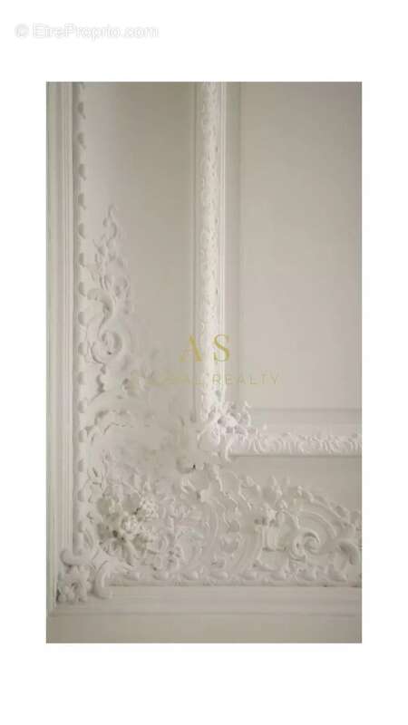 Appartement à PARIS-8E