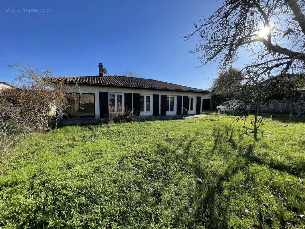 Maison à CASTRES-GIRONDE