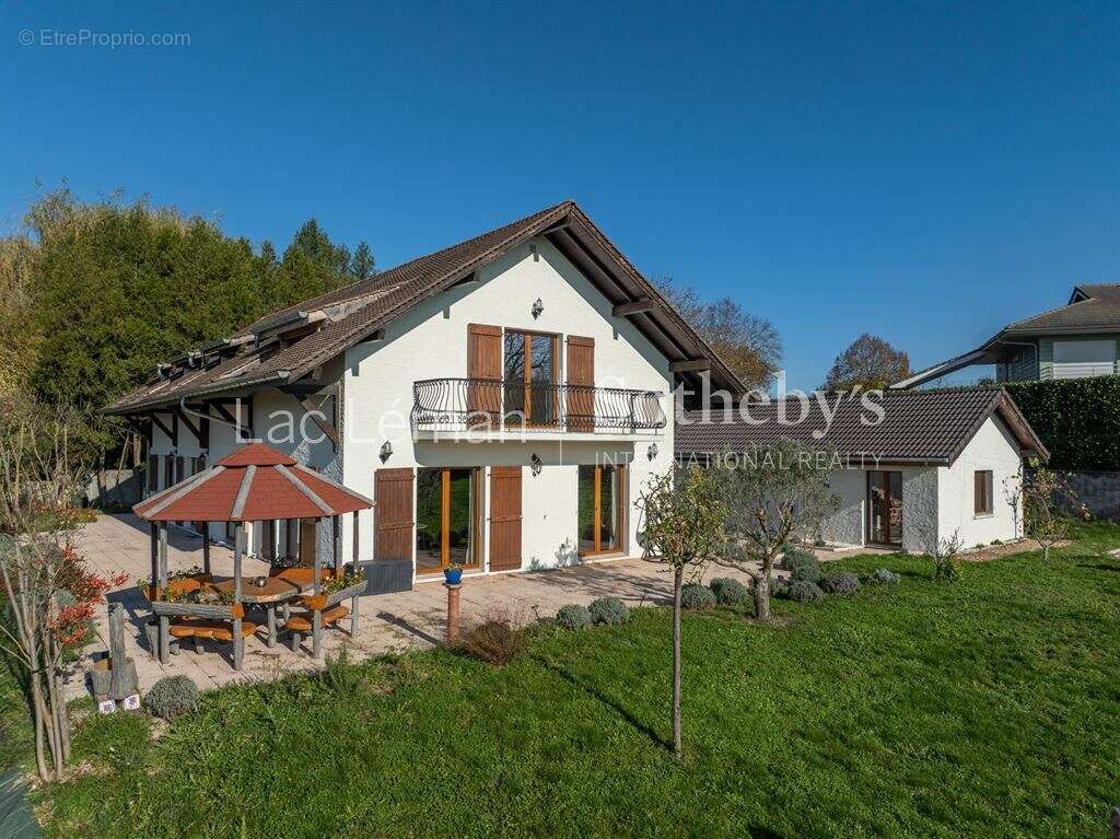 Maison à CHENS-SUR-LEMAN