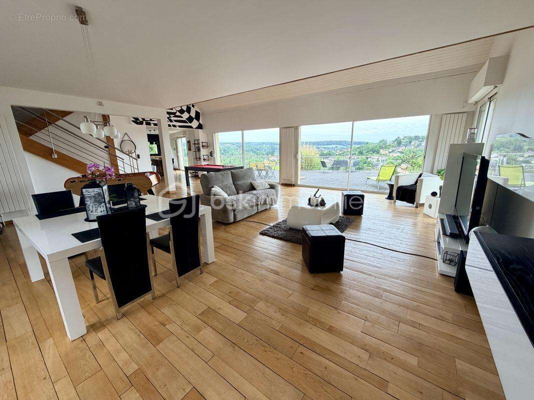 Propriété d'Architecte de 347 m² habitable avec garage et jardin à Charleville - Mézières - photo 2
