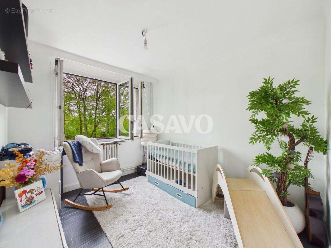 Appartement à LA CELLE-SAINT-CLOUD