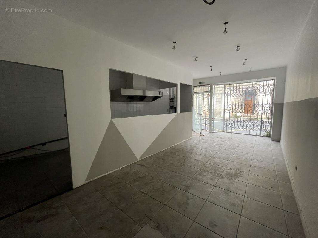 Local commercial - 121 m2 - photo 4