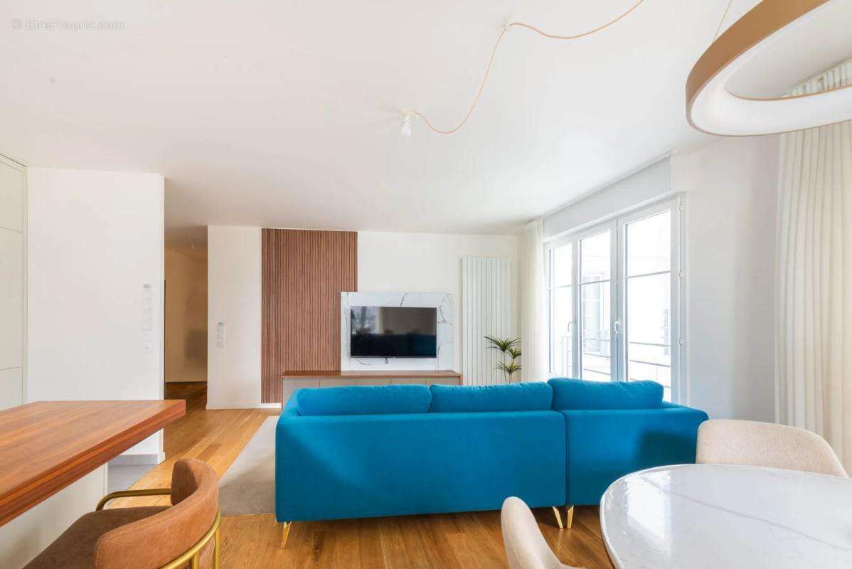 Appartement à COURBEVOIE
