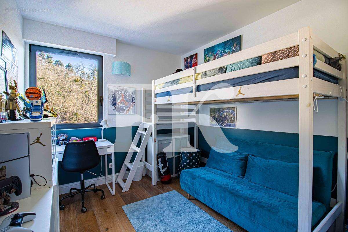 Appartement à LE PLESSIS-ROBINSON