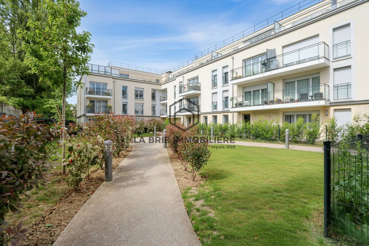 Appartement à PONTAULT-COMBAULT