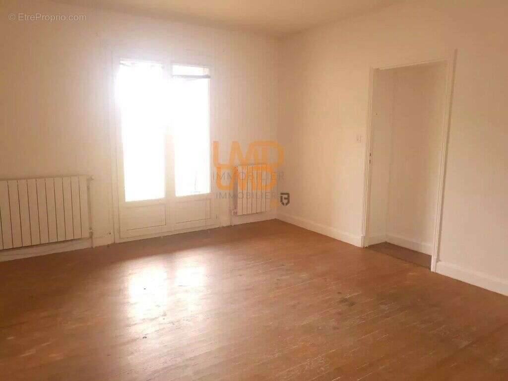 Appartement à DECAZEVILLE
