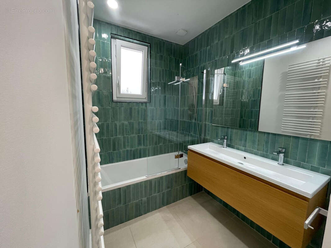 Proche centre, jolie maison rénovée avec piscine - photo 13