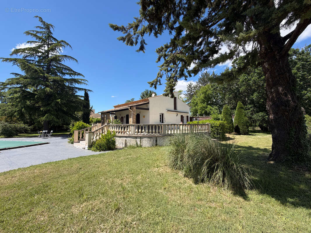 Maison à SAINT-QUENTIN-LA-POTERIE