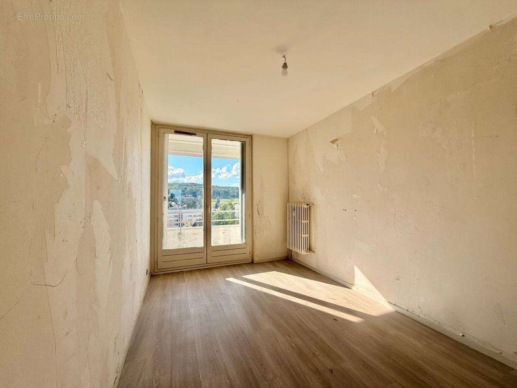 T5 de 102 m² avec balcon – 4 chambres – Dernier étage - photo 8