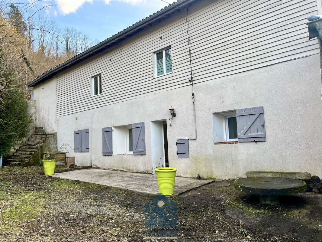 Maison 5 pièces avec terrain, grange et terrasse - photo 2