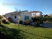 Maison à AMBARES-ET-LAGRAVE