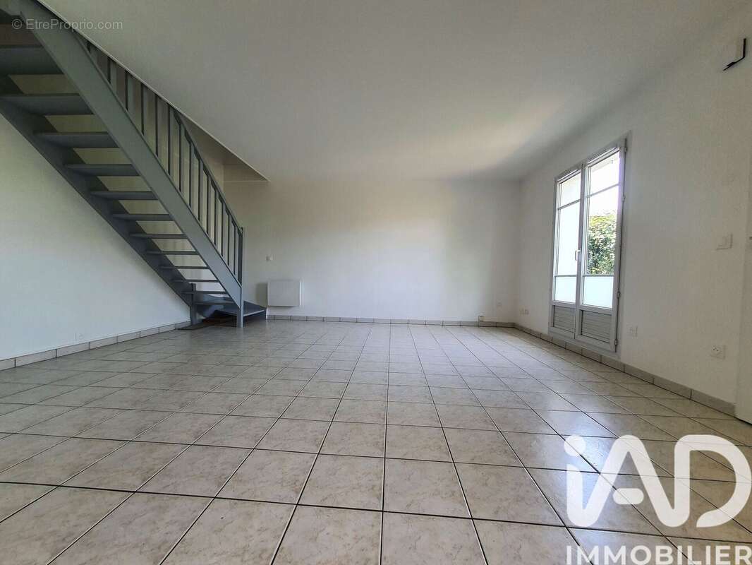 Appartement 60 m² à Magny-Le-Hongre  - photo 4