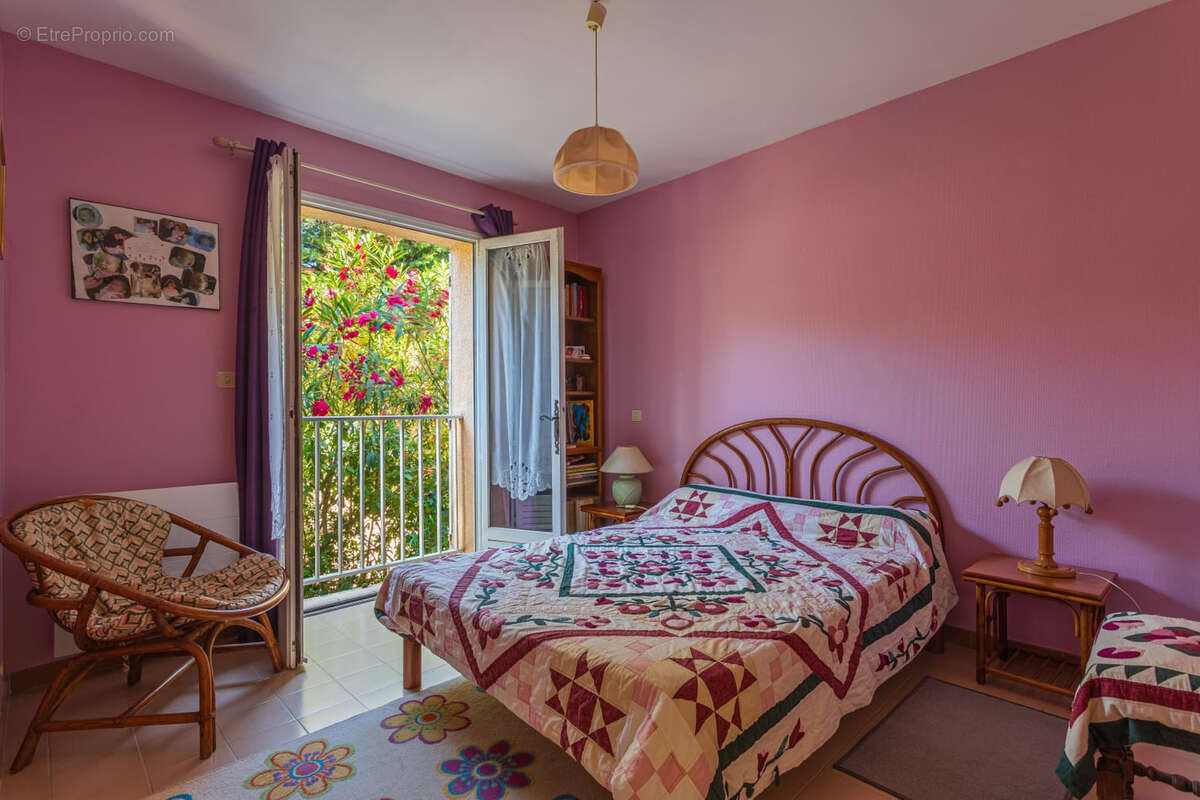 Maison à SOLLIES-TOUCAS