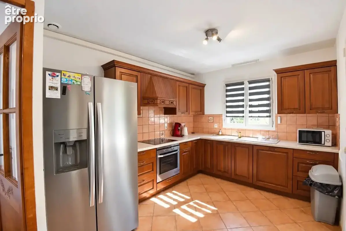 Saint-Paul-en-Forêt – Villa 140 m², 4 chambres, piscine chauffée et garage - photo 7