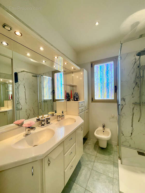 Appartement à LE CANNET