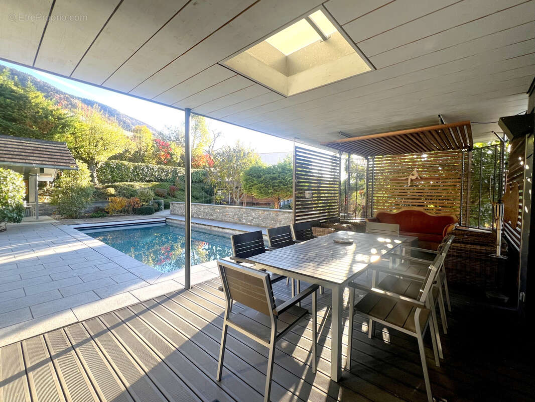 Maison à COLLONGES-SOUS-SALEVE