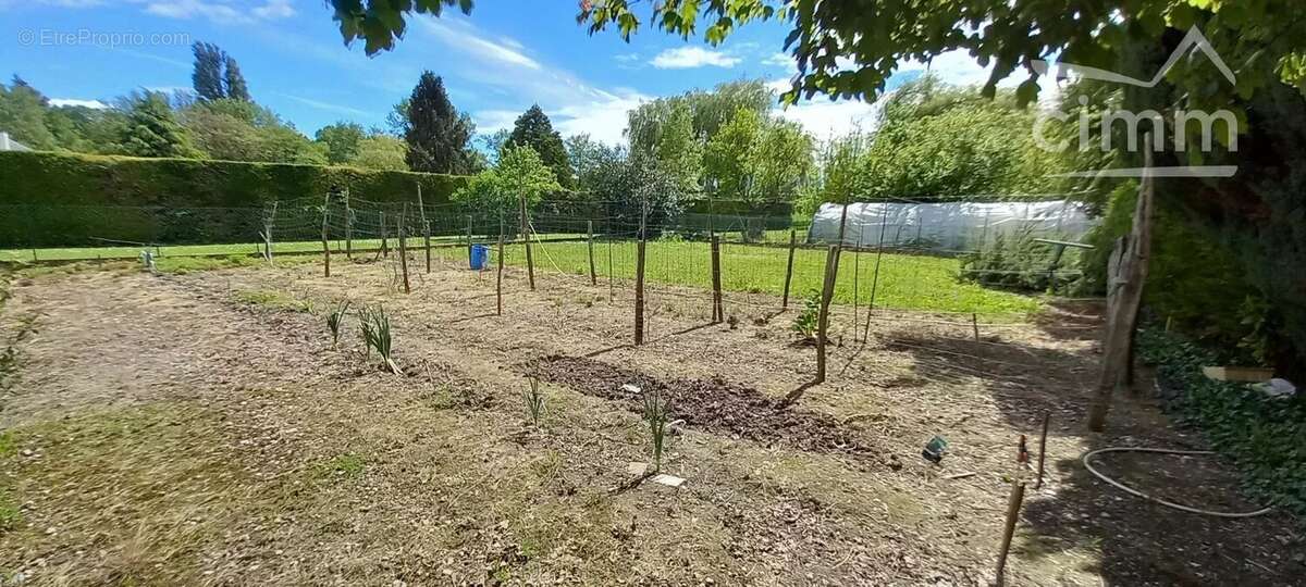 Maison à COUR-CHEVERNY