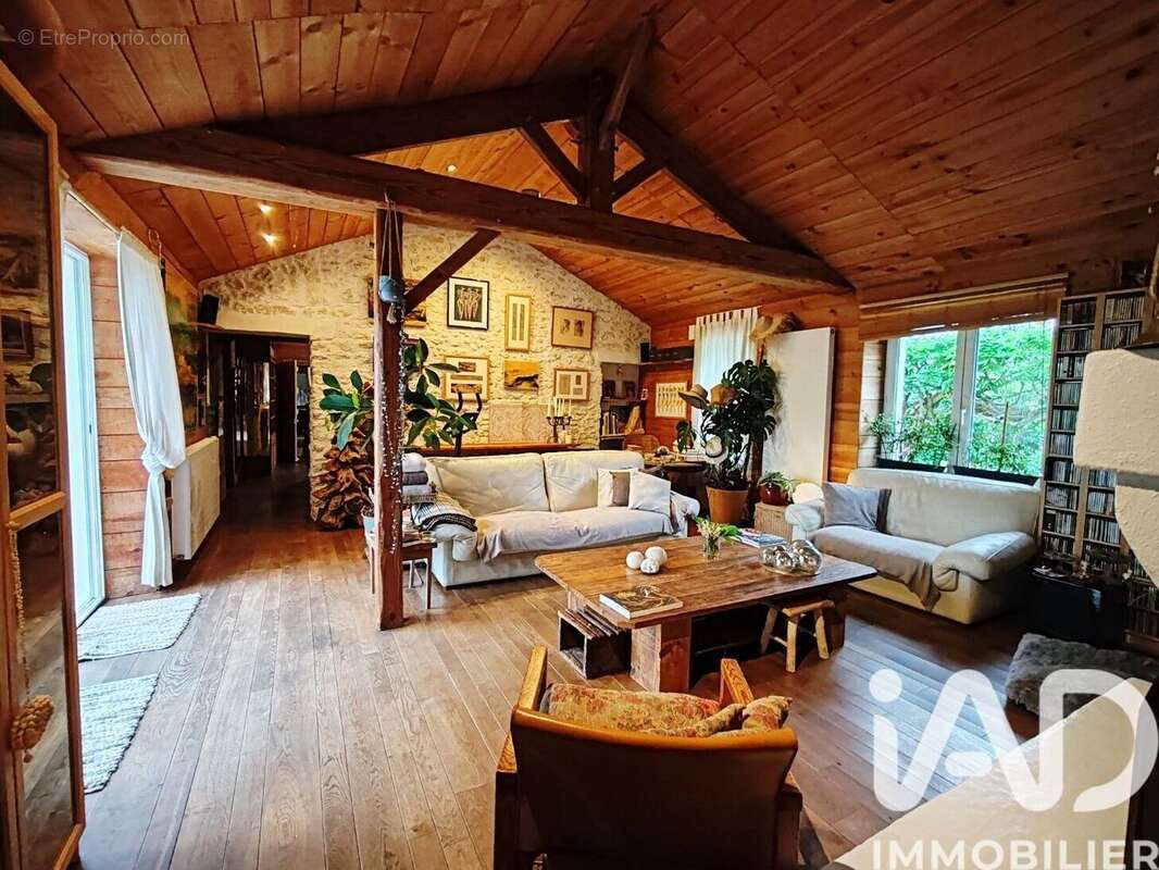 Photo 3 - Maison à LE PERRIER