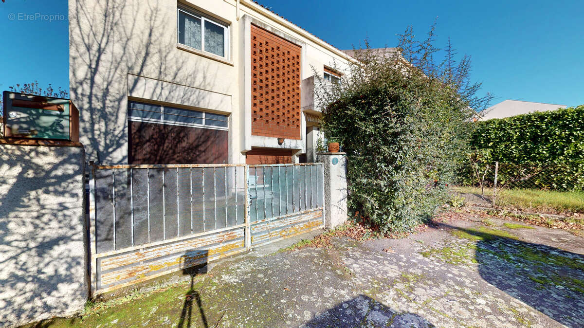 Maison à CASTELGINEST