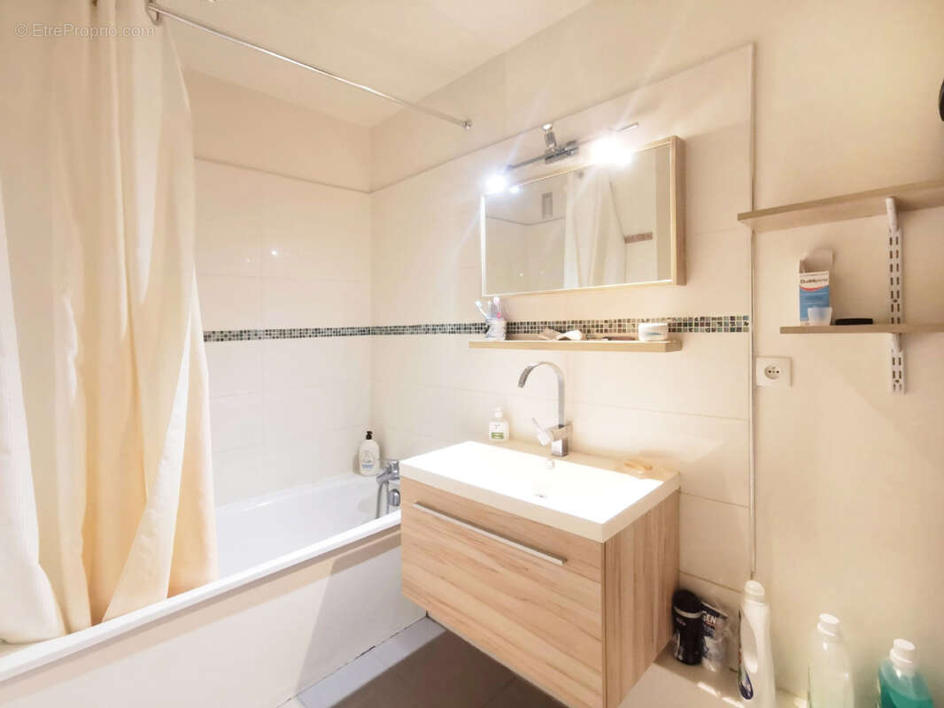 Appartement à MAGNY-LES-HAMEAUX