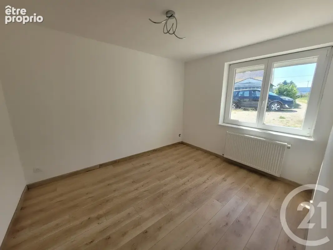 Maison 6 pièces 136 m² à vendre à La Chapelle-Naude (71500) - photo 7