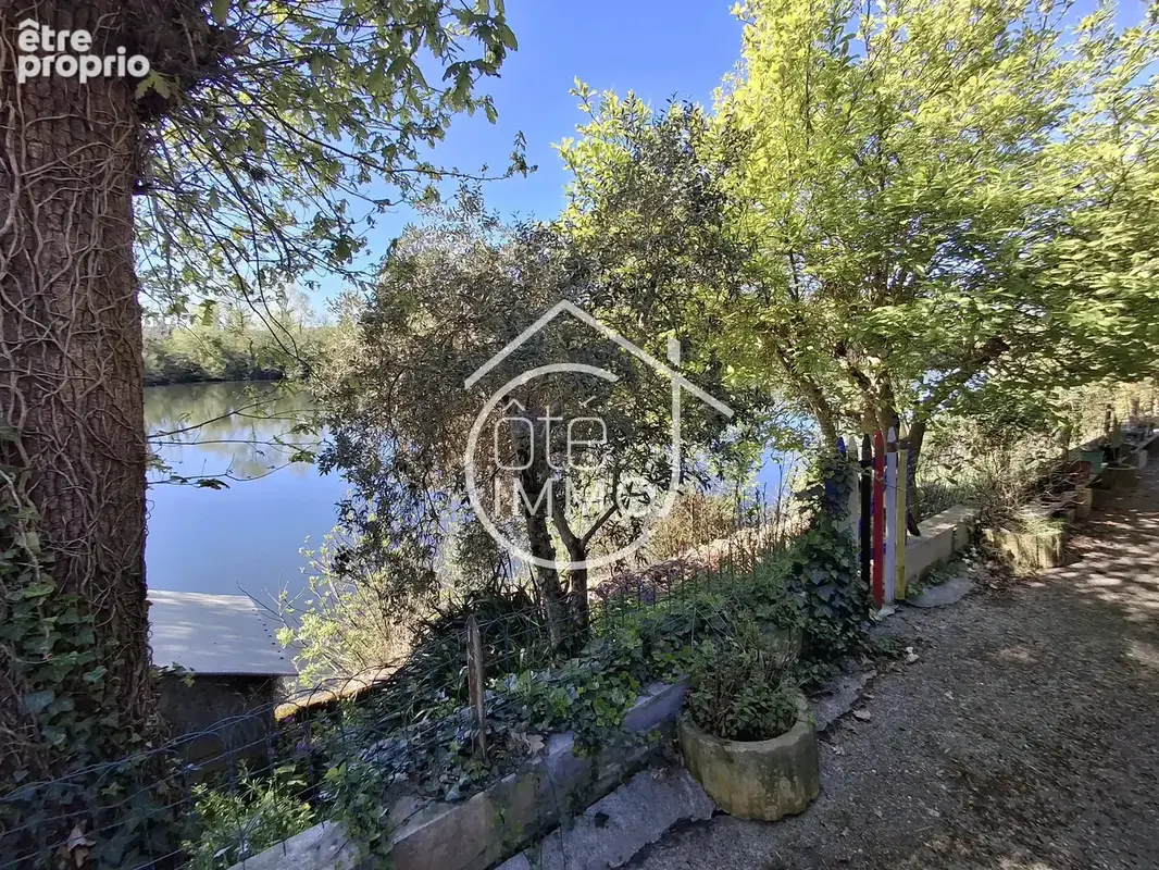 SAINT-CAPRAISE-DE-LALINDE : Propriété de charme en bord de Dordogne de 134 m², cadre de vie exceptionnel - photo 2