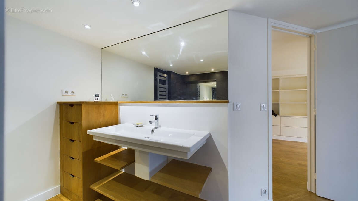 Appartement à PARIS-2E