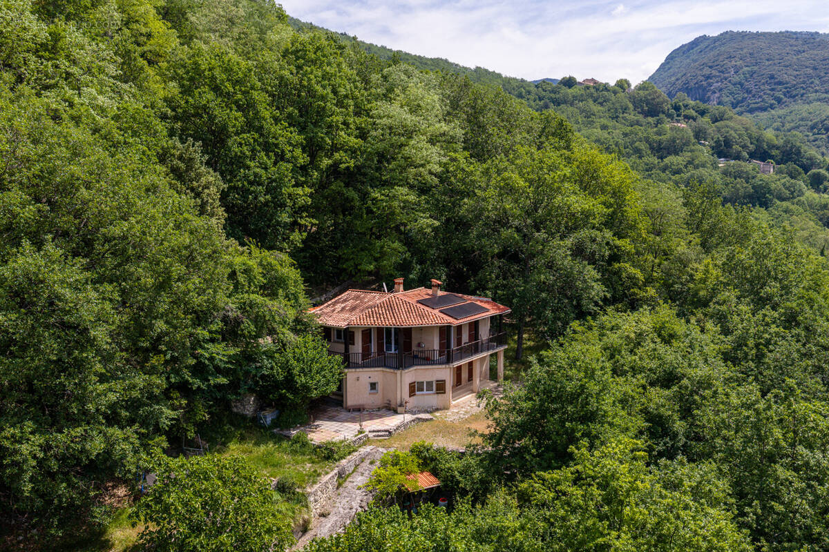 Maison à GREOLIERES