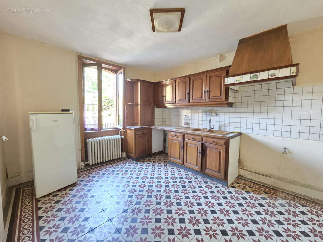 Maison à SAIL-LES-BAINS