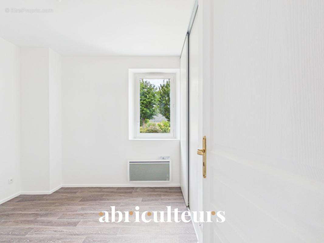 Appartement T2 de caractère rénové avec terrasse et jardin – Résidence de standing à Survilliers - photo 10