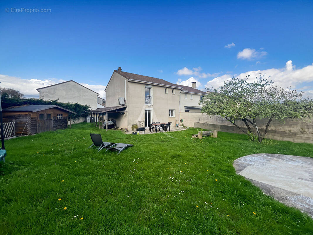 Maison à LES MUREAUX