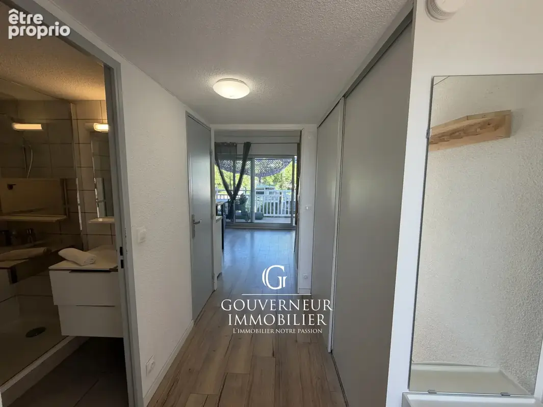 PALAVAS Le Scarlett T2 plus mezzanine rénové avec parking - photo 8