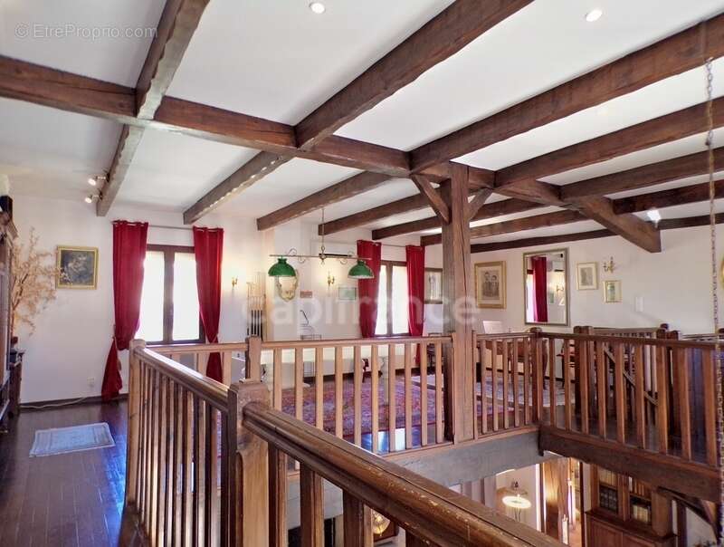 Maison à CRUZY
