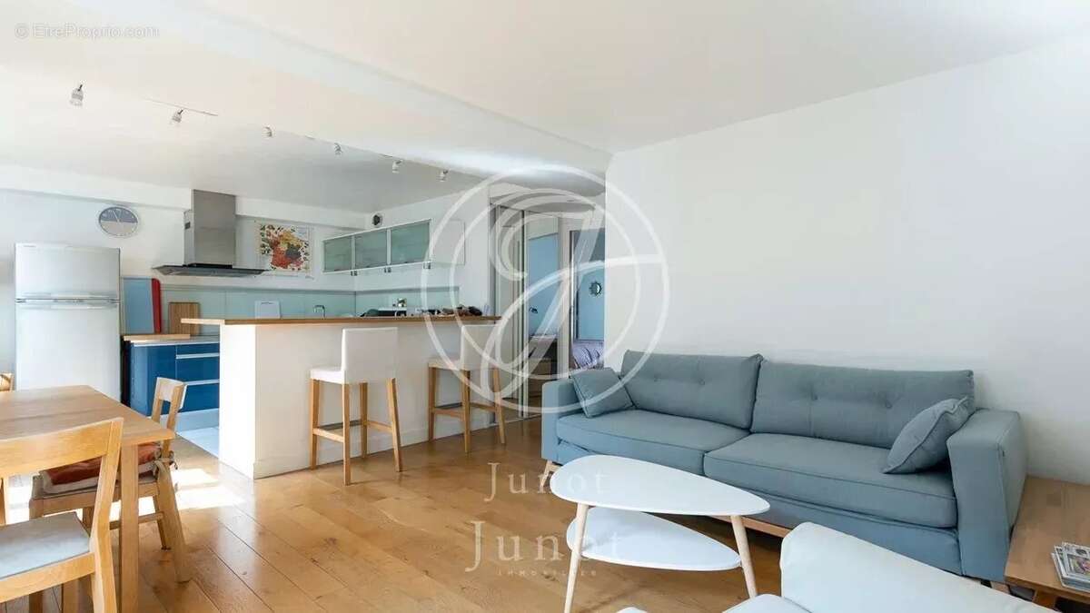 Appartement à PARIS-17E