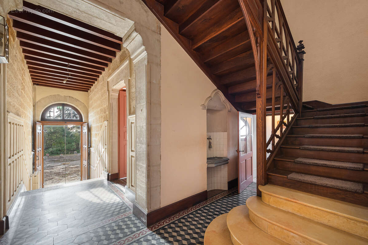 Villa 217 m2 en centre d'Uzès avec jardin de 300 m2 - photo 3
