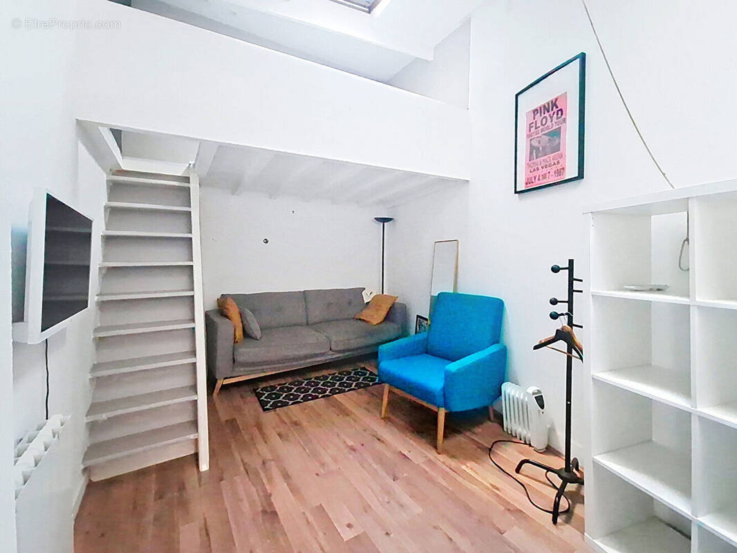 Appartement à PARIS-1E