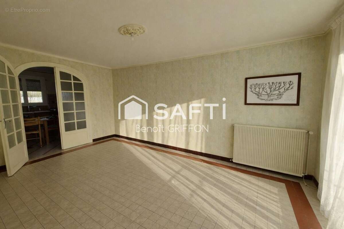 Photo 6 - Maison à LA ROMAGNE