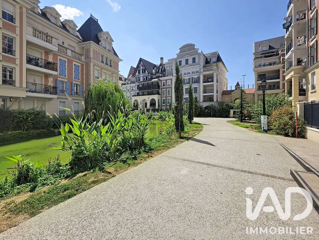Photo 1 - Appartement à LE PLESSIS-ROBINSON