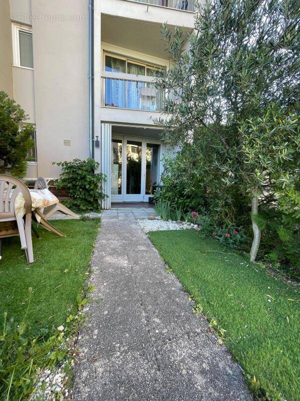 Appartement à GREOUX-LES-BAINS