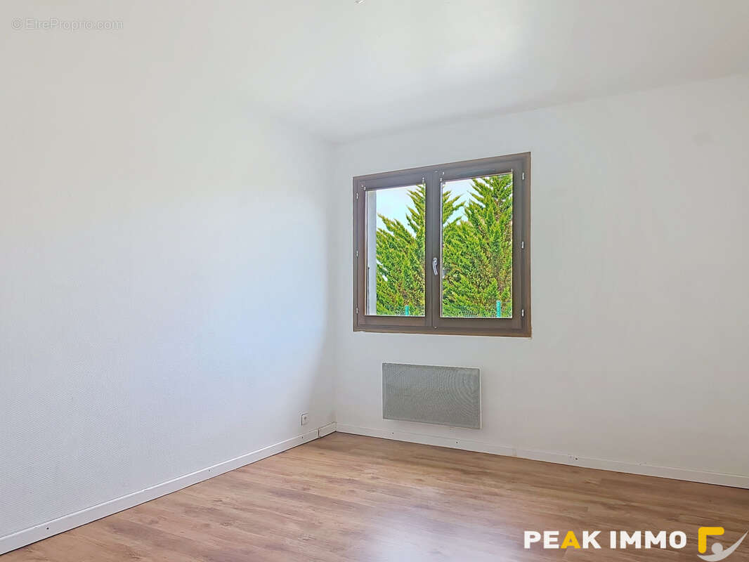 BONS EN CHABLAIS- A 5 mn du CEVA -T4 de 98m2 avec jardin privatif de 400 m2 - photo 5