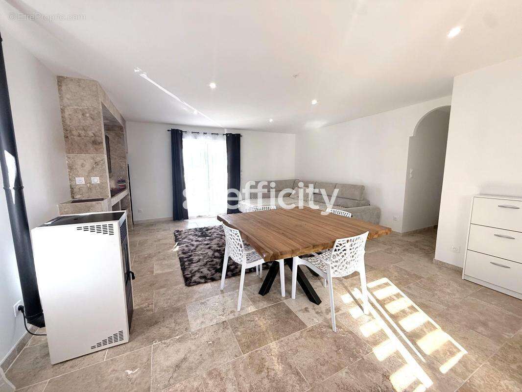 Maison 80 m² à Verteuil-Sur-Charente  - photo 4