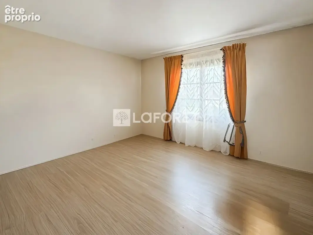 Maison St Denis De Pile 5 pièce(s) 123.5 m². - photo 5