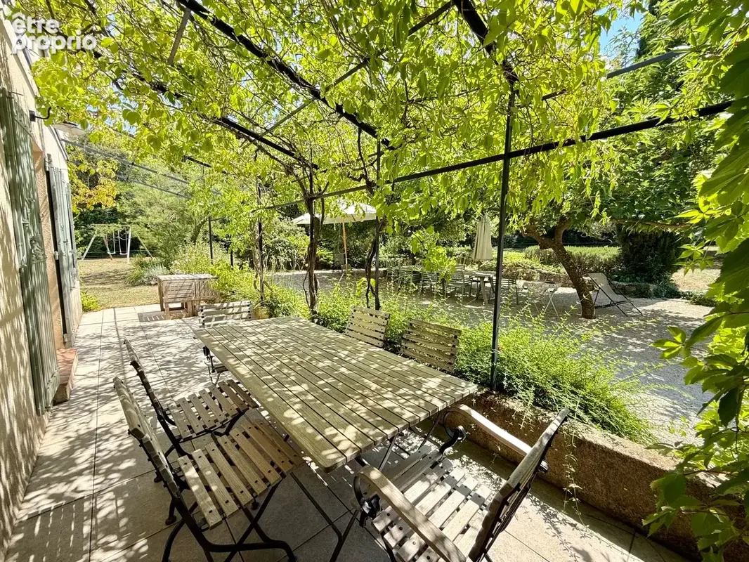 ROGNES (13) Élégante propriété Provençale de 170 m2 avec piscine et garage terrain de 5220 m2 - photo 16